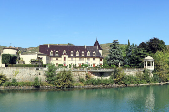 riverside house in France