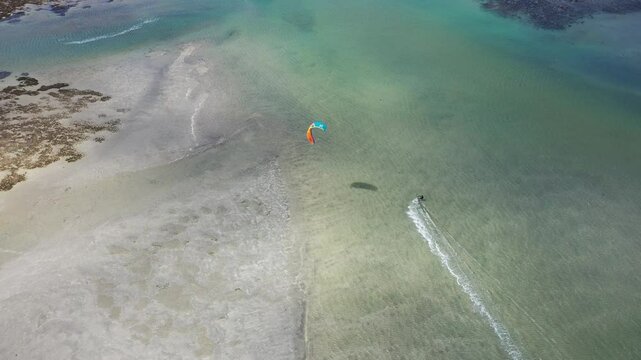 Praia do Patacho no Litoral norte do estado de Alagoas no nordeste do Brasil - Visto de cima com drone 4k
