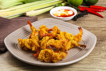 Golden deep prawn tempura wuth sauce