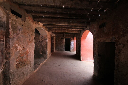 gore&egrave; island, dakar, senegal, africa house of slaves