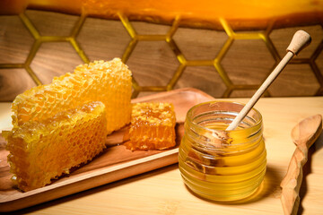 Organic golden honey and homeycombs