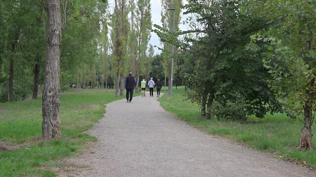Camminata nel parco cittadino