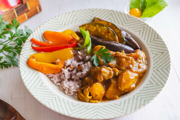 夏野菜のせ雑穀カレー