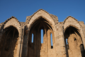 igreja ruin&aacute; pasiagem medieval arquitetura