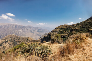 Vista del cañón de Apurímac cerca del complejo arqueológico de Wakarapukara en el cañón de Apurímac en Cusco, Perú