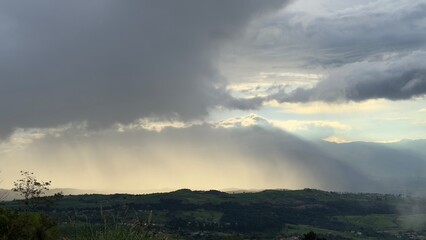 cielo, nube, nube, naturaleza, clima, azul, tempestad, celaje, nublado, llover, sol, moreno, verano, alumbrado, blanco, paisaje, atardecer, cubierto, diurna, cielo, dramático, cielo, hermoso, descarga
