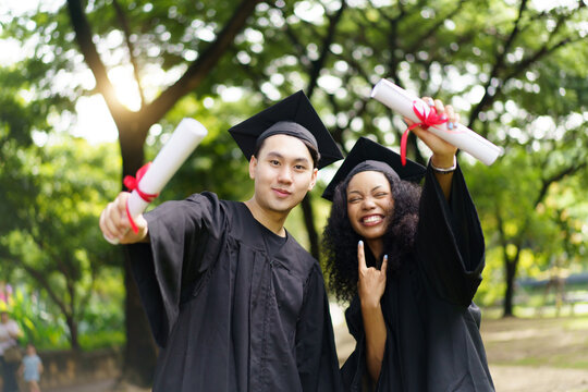 High School Graduation Pictures Images – Browse 9,743 Stock Photos ...