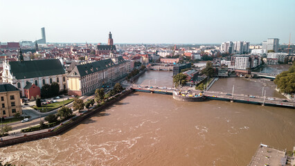 Obraz premium University of Wroclaw and the old town of Wroclaw during the flood on the Odra River - September 2024, Poland