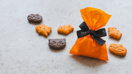 ハロウィンのお菓子ラッピング　オレンジ色のハロウィンギフト