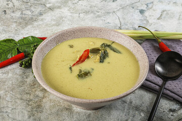 Thai green chicken curry with coconut