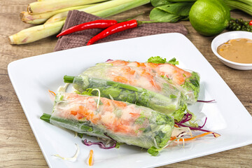 Vietnamese spring roll with prawn and salad