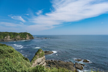 Fototapeta premium 八幡岬公園から見る勝浦灯台