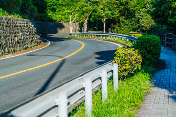 城ヶ島の山道のS字カーブ【神奈川県・三浦市】