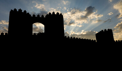 Obraz premium Gate of San Vicente in the walls of Avila city