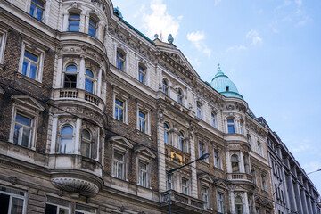 Fototapeta premium Low angle view of building against the sky