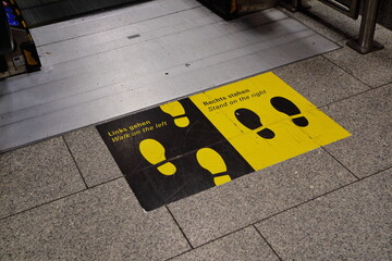 Rolltreppe rechts stehen links gehen