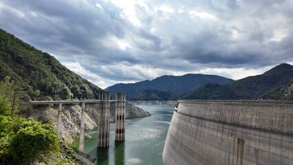 Pantano en la comarca de Girona  © zuruproductions