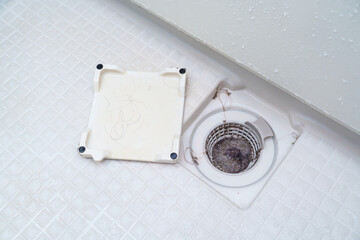 お風呂の排水溝の汚れ