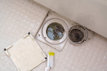 お風呂の排水溝の汚れ