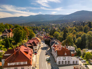 Szklarska Poręba w Karkonoszach - miasto, Szrenica, Śnieżne Kotły © Maciej Chyra