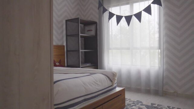 Interior de casa residencial, dormitorio infantil 