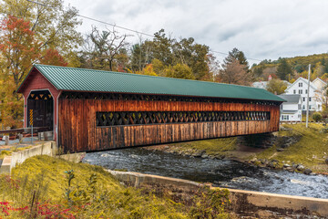 A covered bridge in the Fall