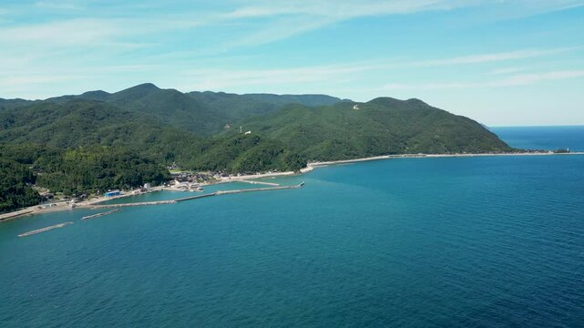 佐渡島の海沿いの風景