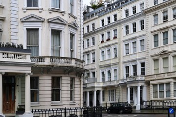 Elegant old apartments or townhouses in central London