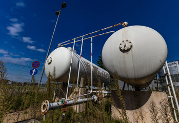 Abandoned, closed petrol station on the A1 expressway in Częstochowa © dominikspalek.pl