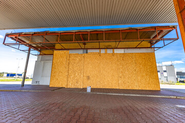 Abandoned, closed petrol station on the A1 expressway in Częstochowa