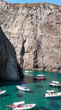 Palmarola, isola dell'arcipelago delle Pontine vicino a Ponza. Italia,  
Ripresa Aerea della costa dell'isola di Palmarola, la pi&ugrave; bella delle isole italiane. Ripresa verticale.