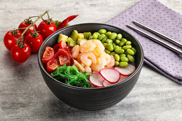Hawaian cuisine - Poke with cocktail shrimps