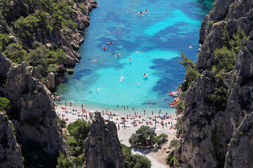 La calanque d'En-Vau est l'une des nombreuses calanques de la côte méditerranéenne entre Marseille et Cassis.
Elle est située à l'extrémité sud-est du 9e arrondissement de Marseille.