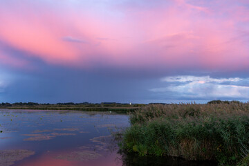 Fototapeta premium Abendstimmung am Federsee bei Bad Buchau