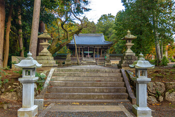 滋賀県　鶏足寺の紅葉
