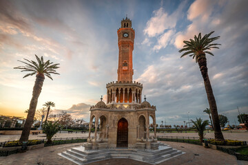 Obraz premium Konak Square and Clock Tower view at sunset. Konak Square is populer tourist attraction in Izmir.