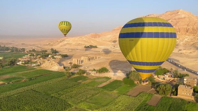 Discovering Egypt from a hot air balloon