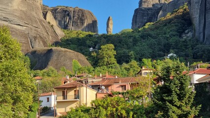 Naklejka premium meteora kastraki village tall rock formation greece