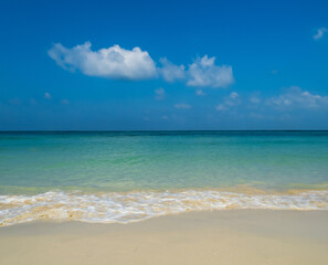 Fototapeta premium Horizon beautiful landscape summer season vertical front view point tropical sea beach white sand clean blue sky background calm nature ocean wave water travel at samae san island sun day time
