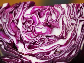 Obraz premium Cut of a red cabbage head