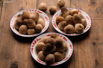 Volvariella volvacea is a species of edible mushroom. Straw Mushroom. Jamur merang. Asian cuisine