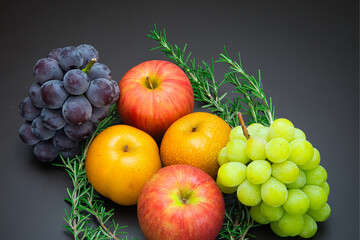 秋が旬の果物の詰め合わせ