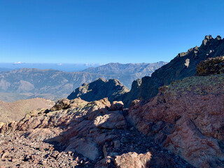 Vue sur la mer depuis la Paglia Orba en Corse