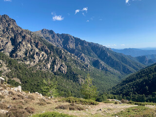 Vue depuis le col de Tribali en Corse dans le massif du Rotondo