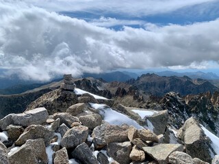 Cairn au sommet du Monte Rotondo en Corse