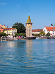 Fototapeta premium Hafen mit Mangturm in Lindau am Bodensee, Schwaben, Bayern, Deutschland, Europa