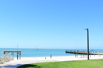 Obraz premium 海と砂浜と青空