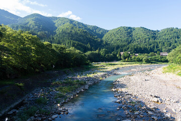 岐阜県を流れる庄川