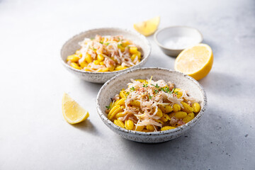 Pasta with crab meat and lemon