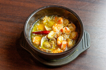 海老のアヒージョ